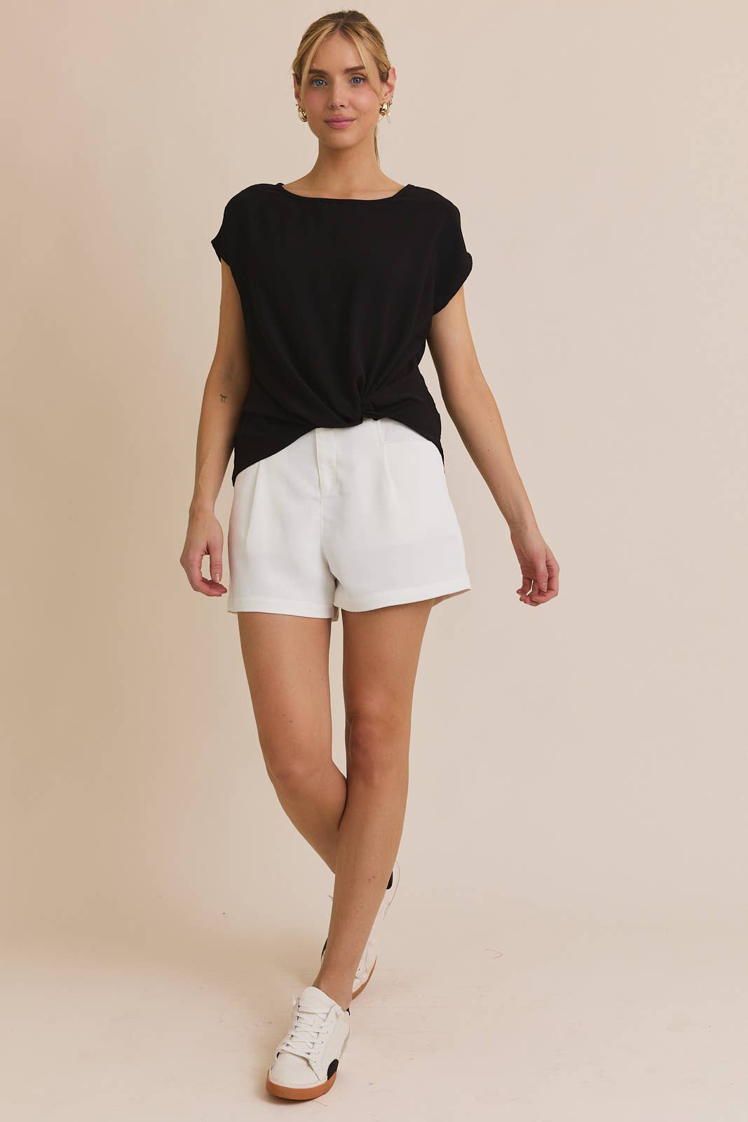 Solid Tee w/Front Knot Detail