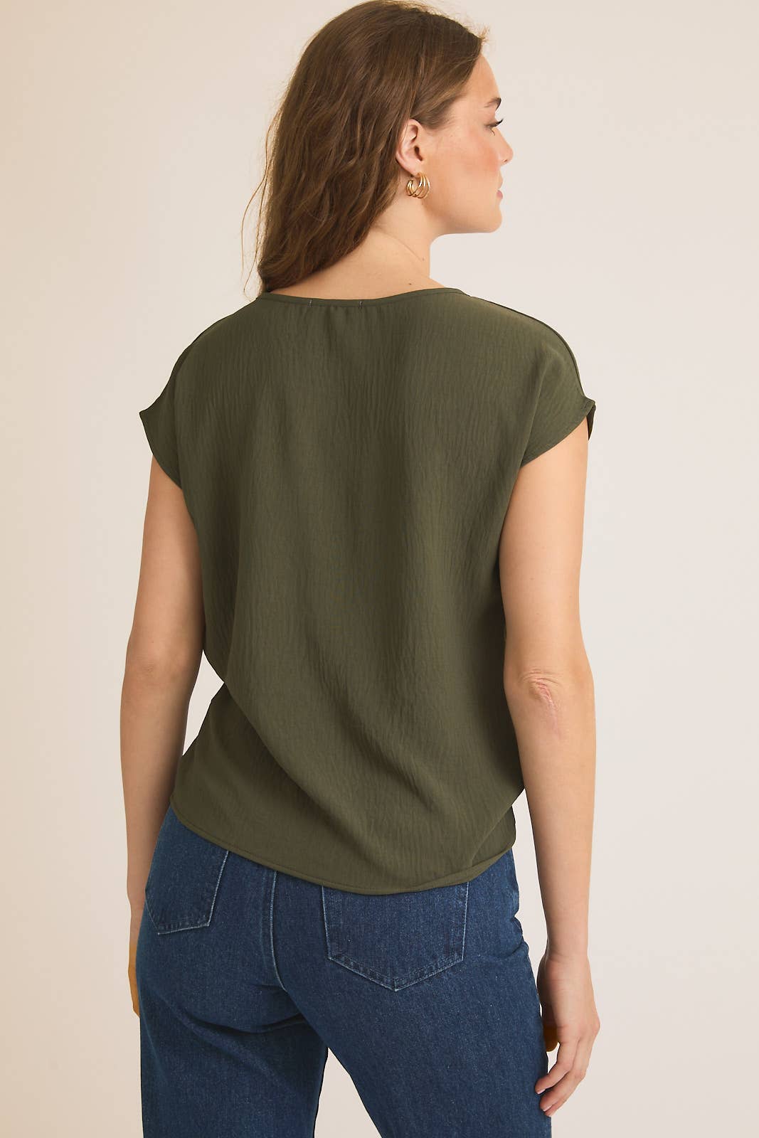 Solid Tee w/Front Knot Detail