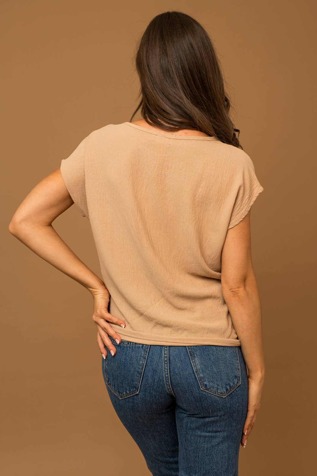 Solid Tee w/Front Knot Detail