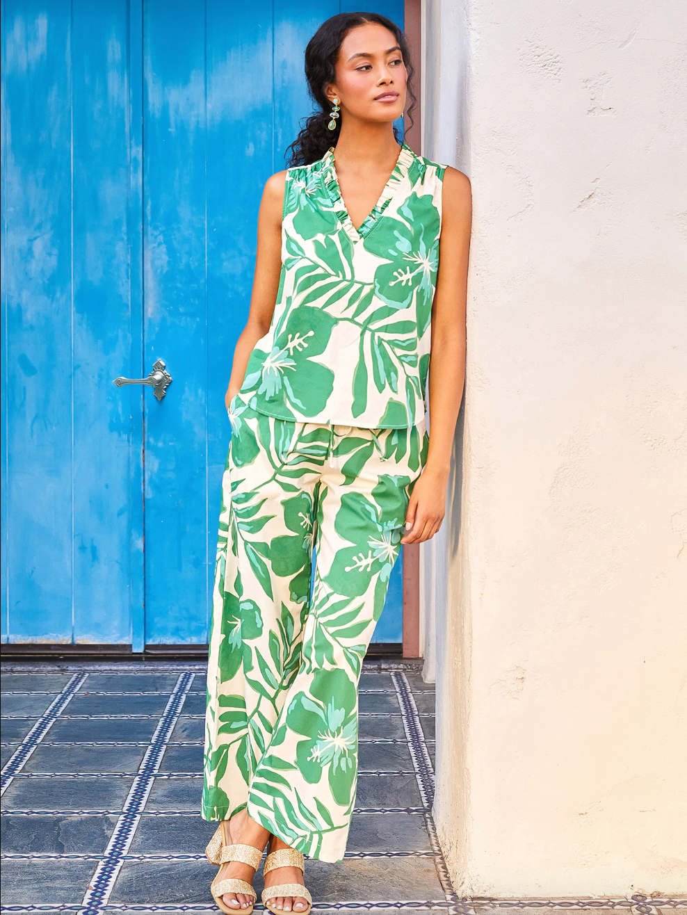 Sleeveless Ruffle Trim Top