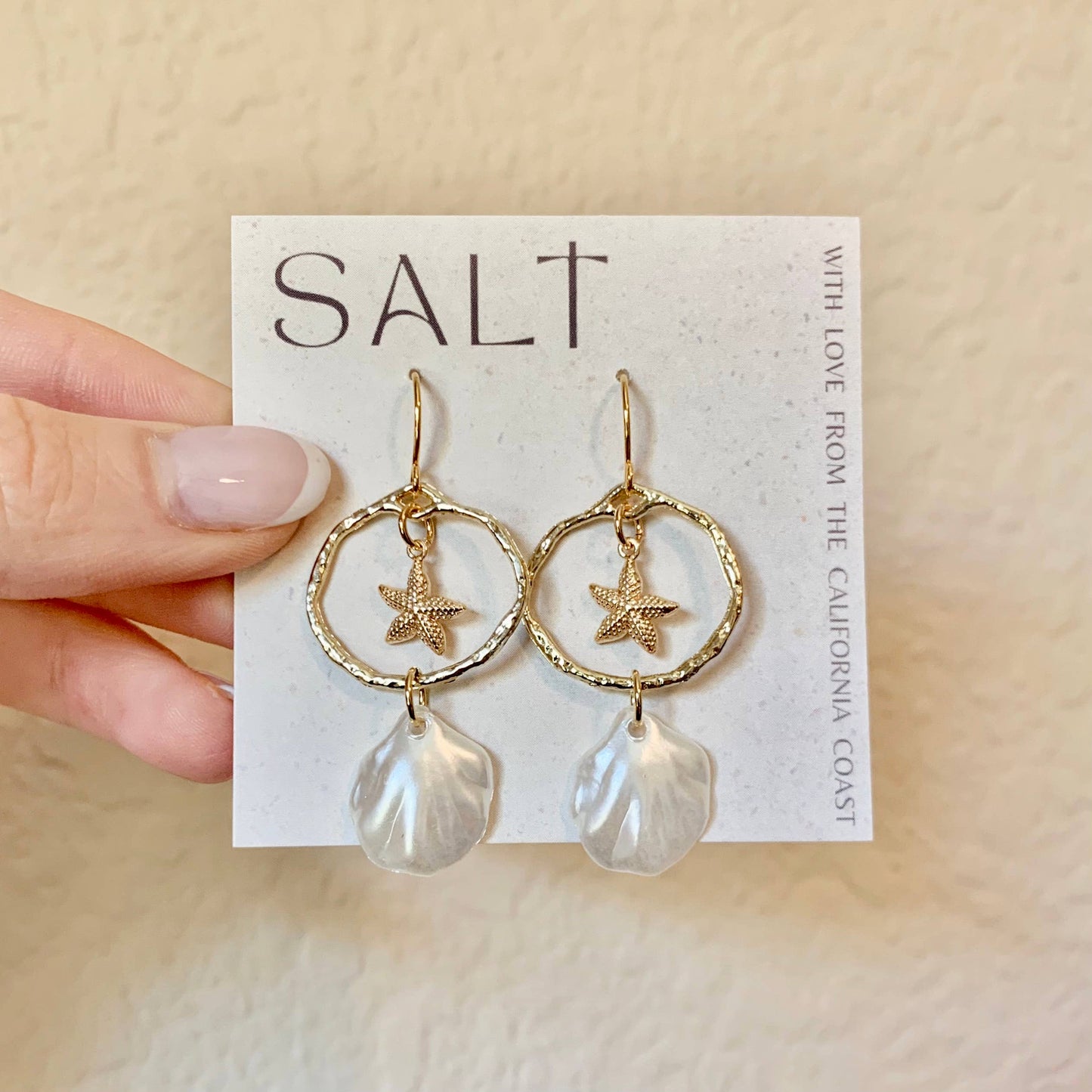 SEASHELL & STARFISH HOOP EARRINGS