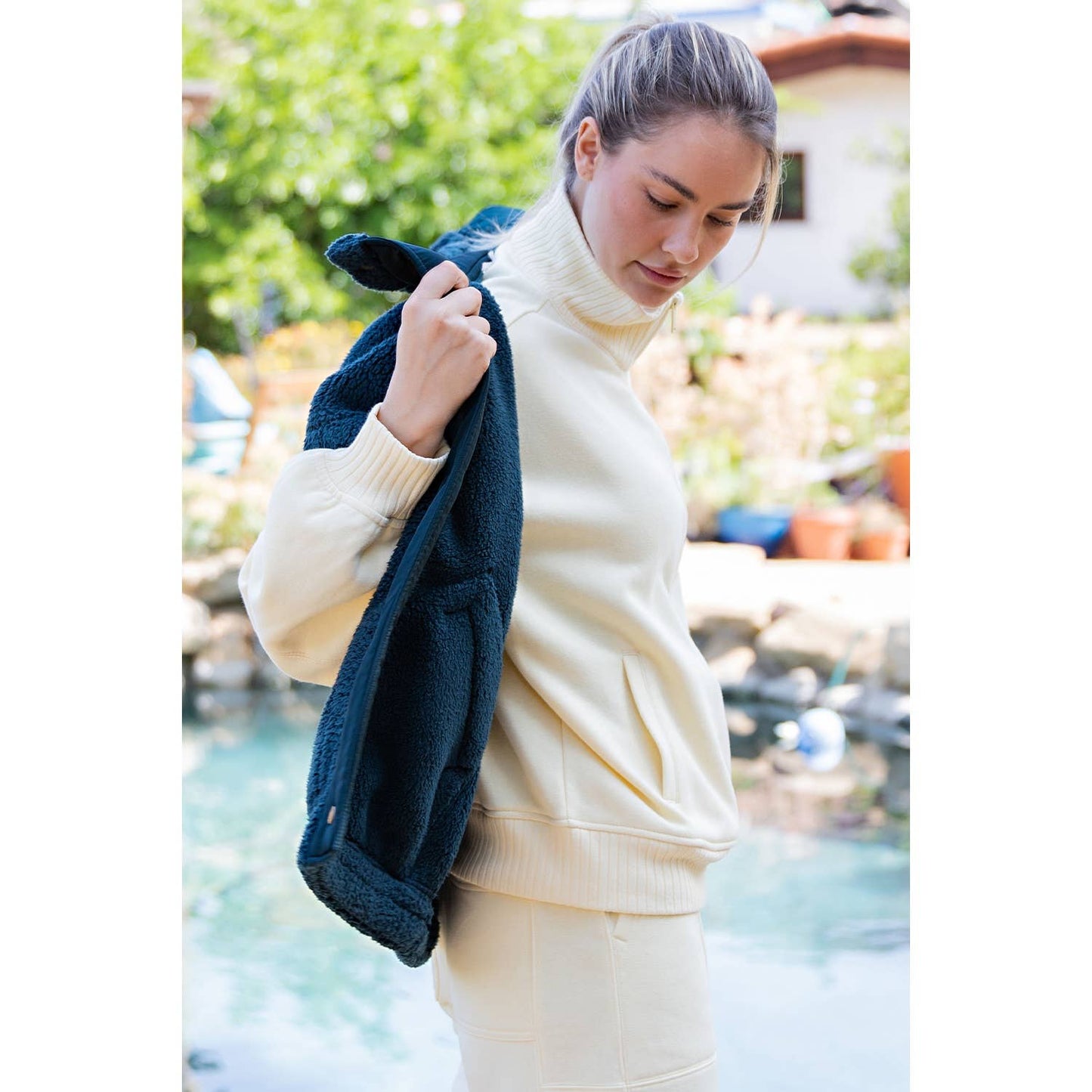 OVERSIZED MICRO SHERPA VEST