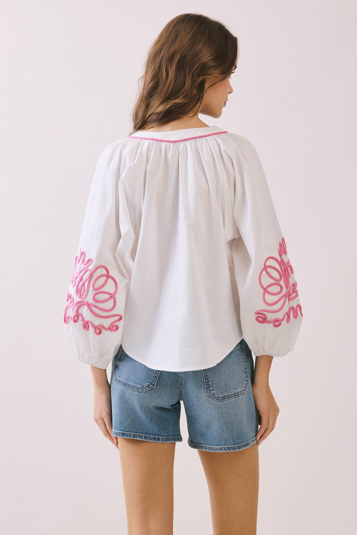 Bold Embroidery Puff Sleeves Blouse