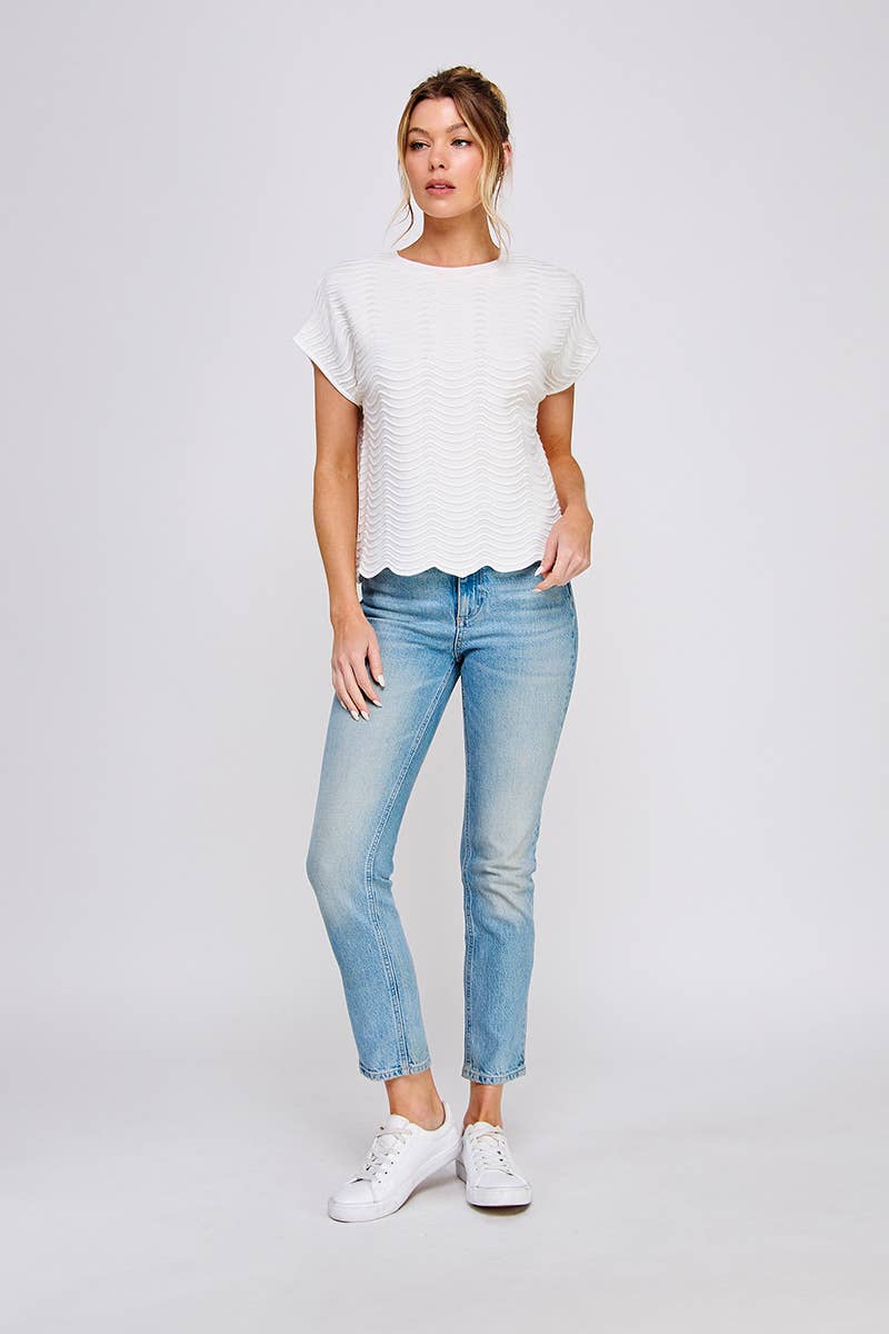 Scallop pattern relaxed knit top