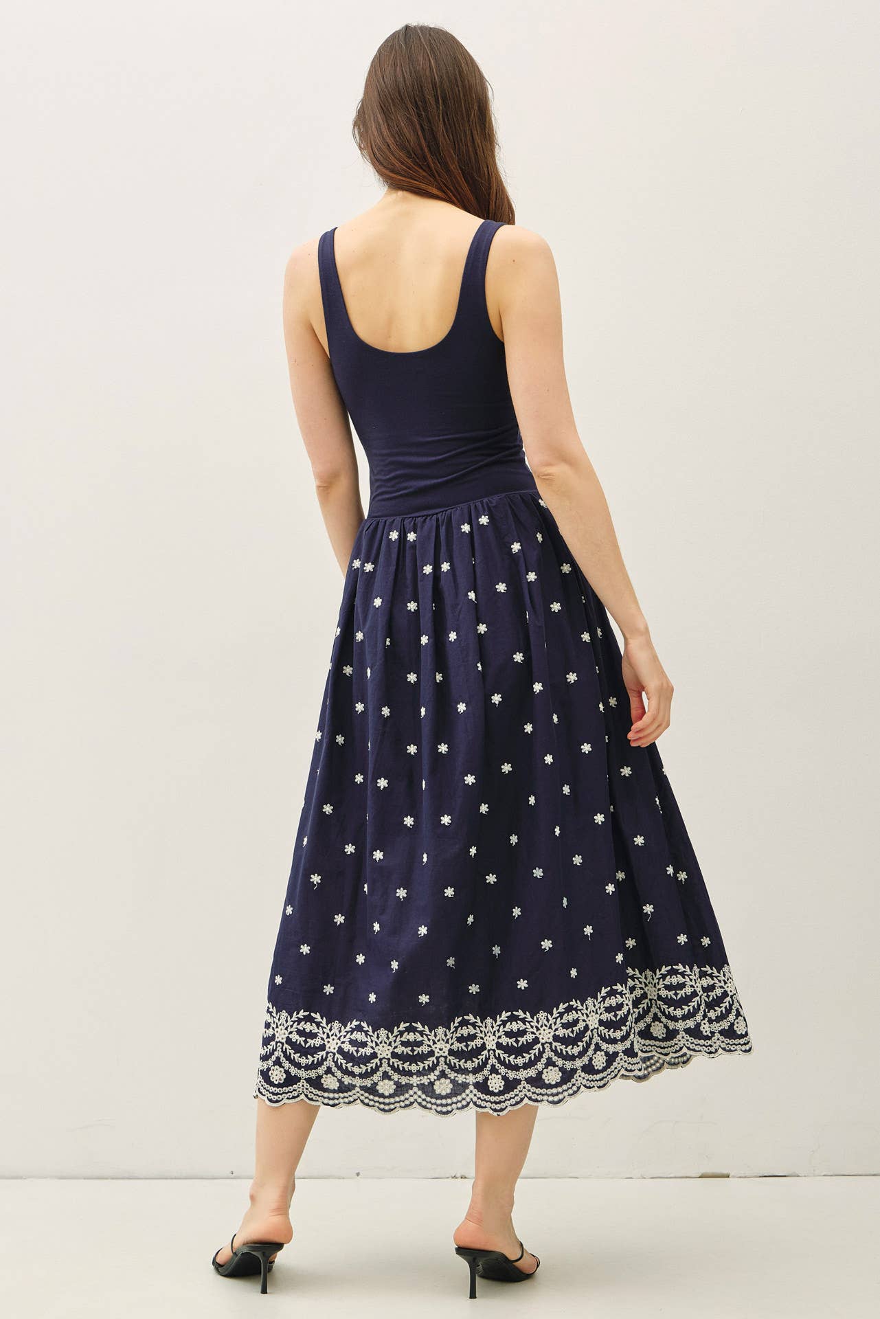 Sleeveless Scallop Edge Midi Dress