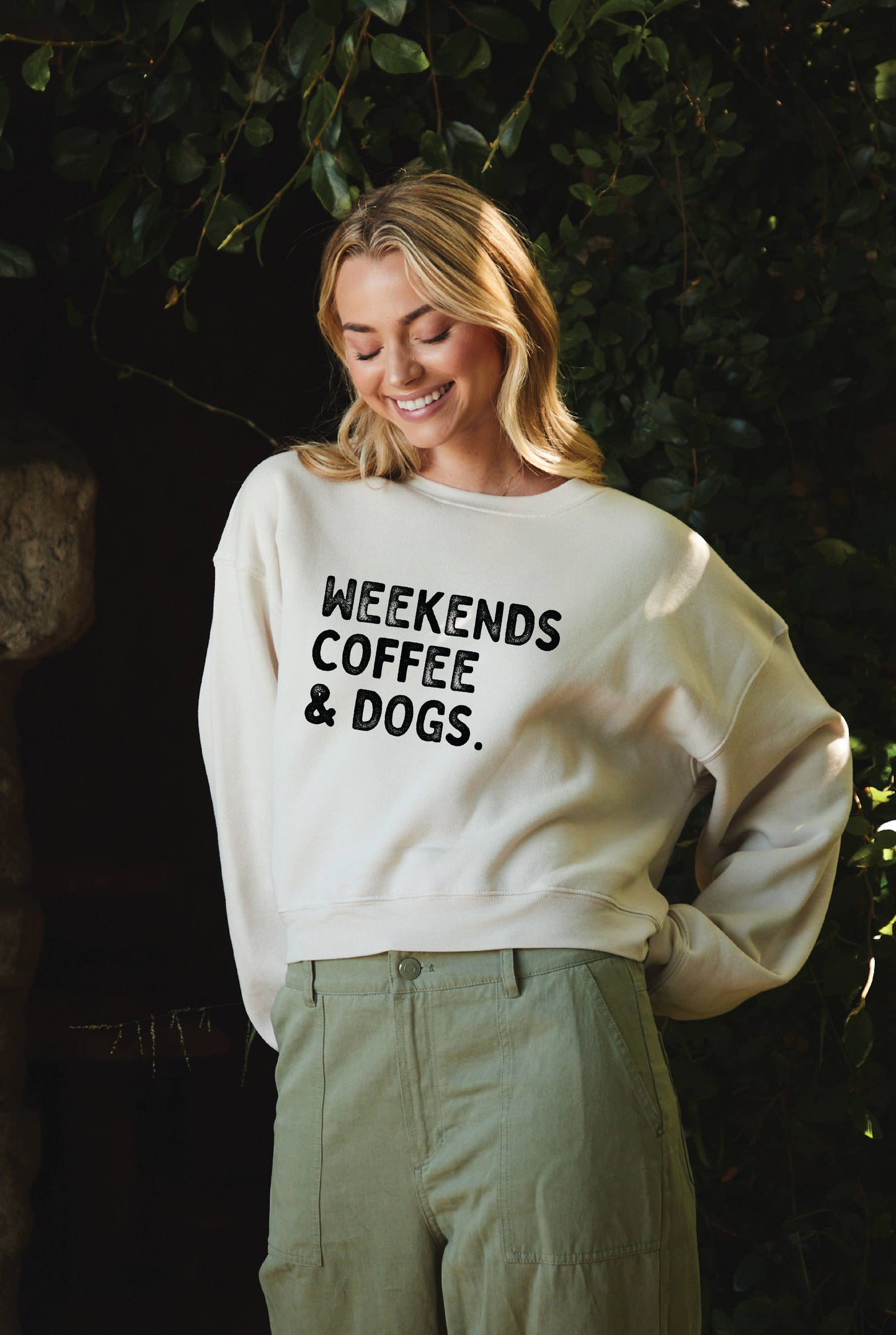 WEEKENDS COFFEE AND DOGS  Mid Graphic Sweatshirt