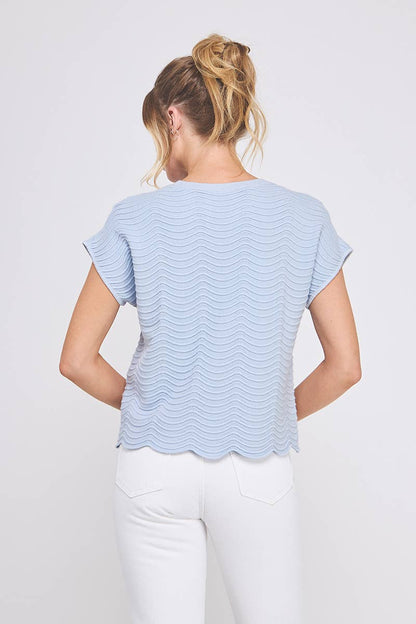 Scallop pattern relaxed knit top