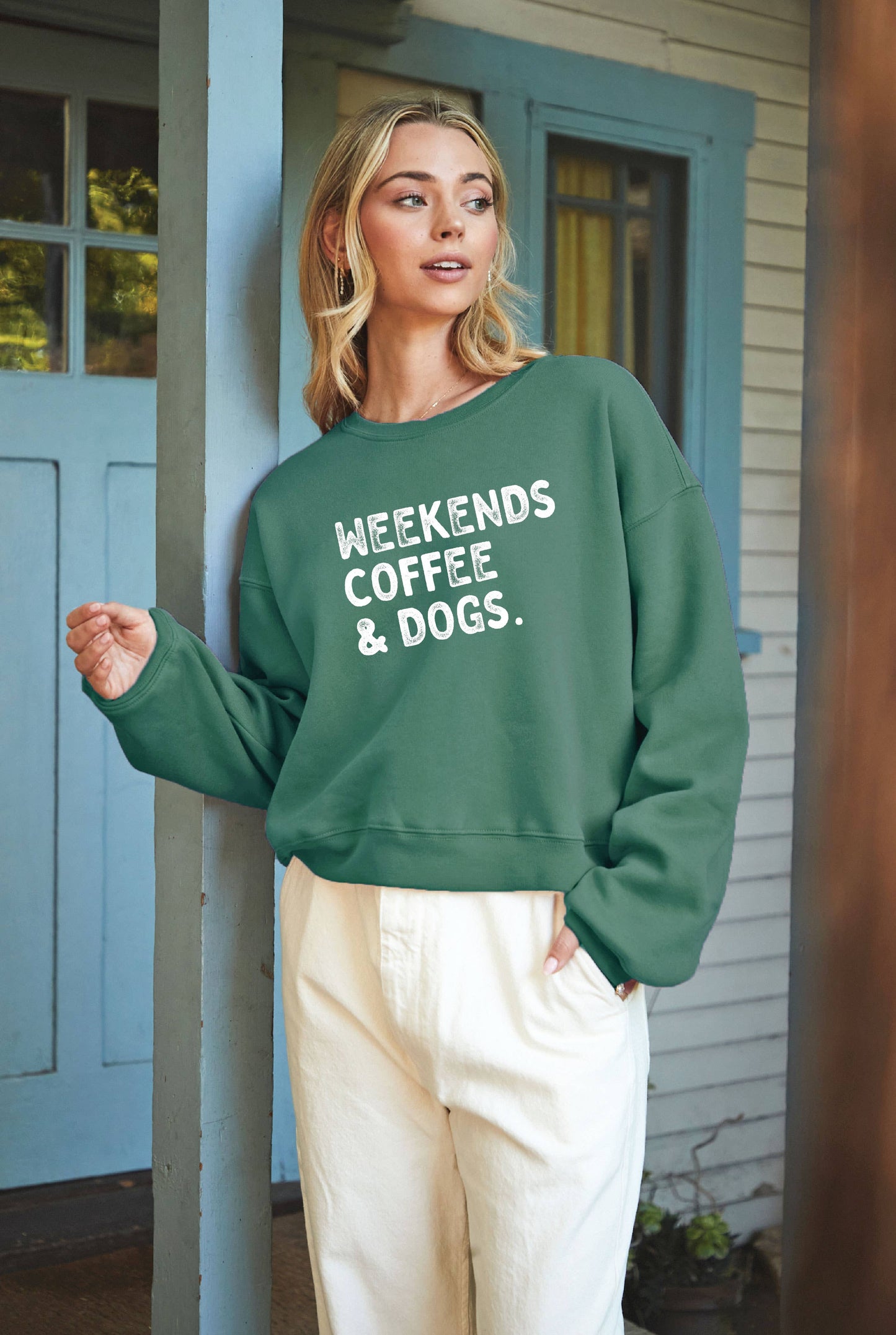 WEEKENDS COFFEE AND DOGS  Mid Graphic Sweatshirt