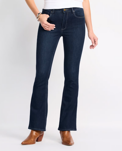 Slim Clean Bootcut Jean