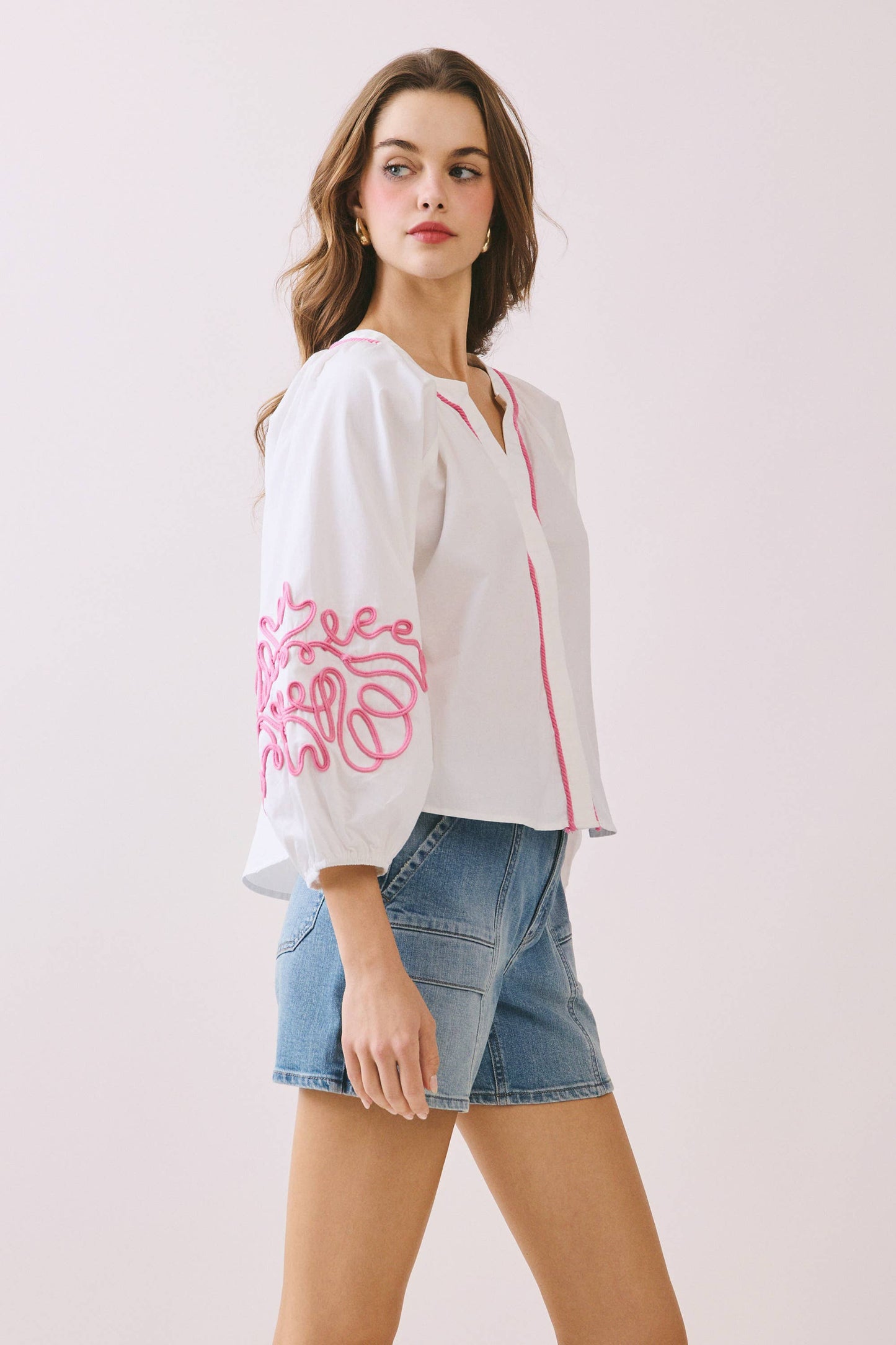 Bold Embroidery Puff Sleeves Blouse