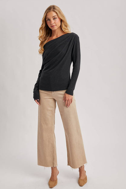 ONE OFF SHOULDER KNIT TOP